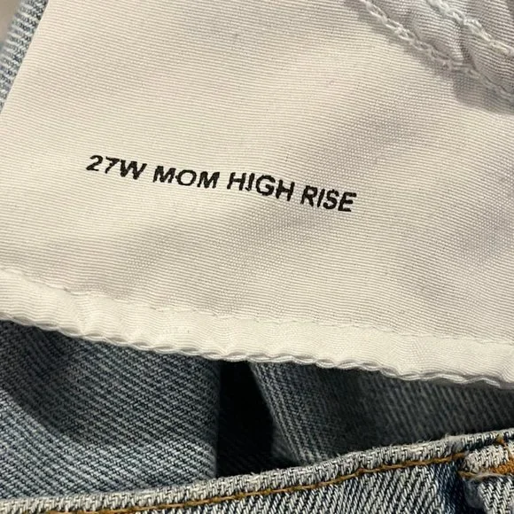 High Rise Ripped Jeans - Picture 4 of 4